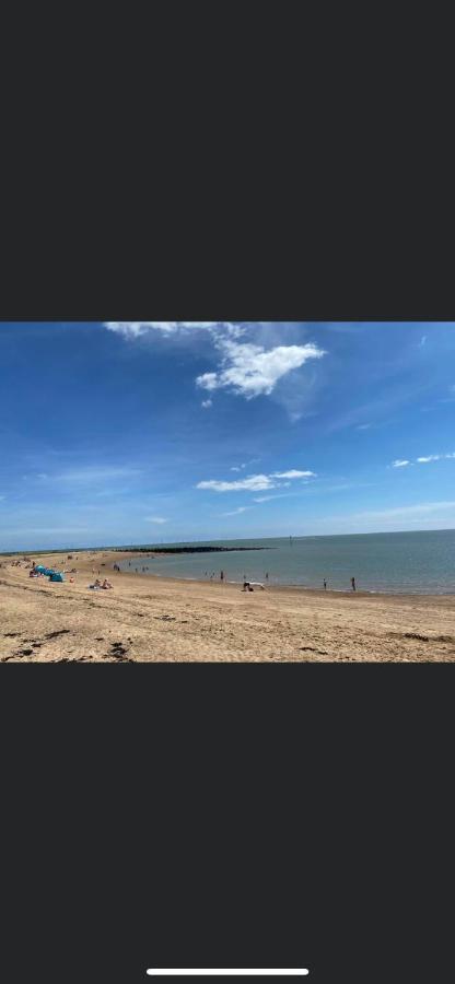 Summer Breeze Deluxe Caravan Rental Saint Osyth Kültér fotó